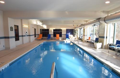 North Syracuse Hotel | Holiday Inn Express Syracuse Airport by IHG