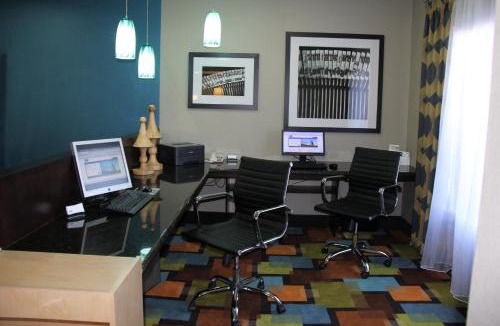 Roanoke Rapids Hotel | Holiday Inn Express & Suites Roanoke Rapids by IHG