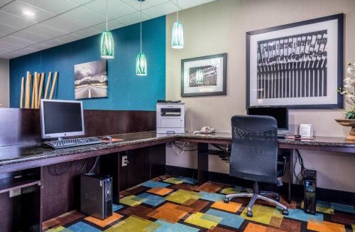 Roanoke Rapids Hotel | Holiday Inn Express & Suites Roanoke Rapids by IHG