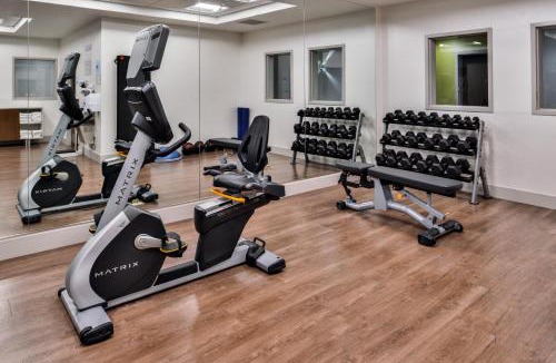 Siloam Springs Hotel | Holiday Inn Express & Suites - Siloam Springs by IHG