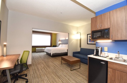 Southern Pines Hotel | Holiday Inn Express Hotel & Suites Southern Pines by IHG
