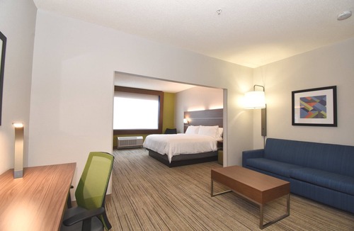 Southern Pines Hotel | Holiday Inn Express Hotel & Suites Southern Pines by IHG