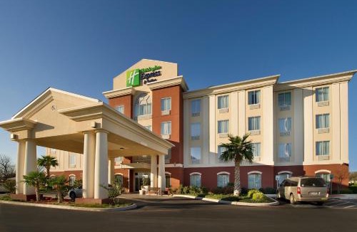 Uvalde Hotel | Holiday Inn Express Uvalde by IHG