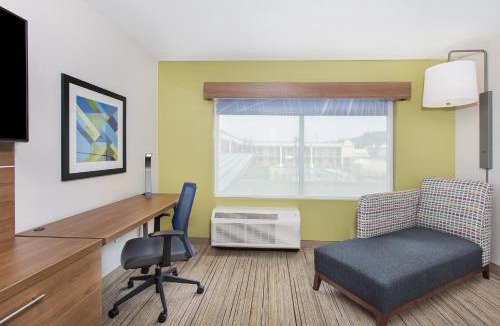 Williamsburg Hotel | Holiday Inn Express Williamsburg by IHG