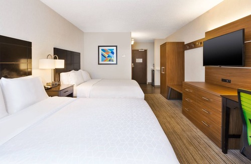 Waldorf Hotel | Holiday Inn Express Waldorf by IHG