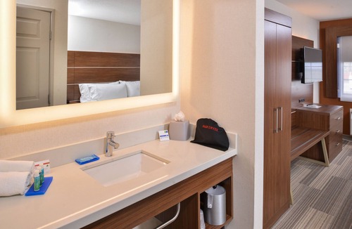 Westley Hotel | Holiday Inn Express Westley by IHG