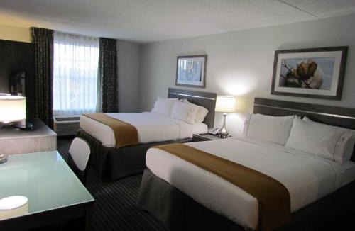 Lightfoot Resort | Holiday Inn Express Williamsburg North by IHG