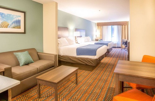 Wichita Hotel | Holiday Inn Express Wichita South by IHG