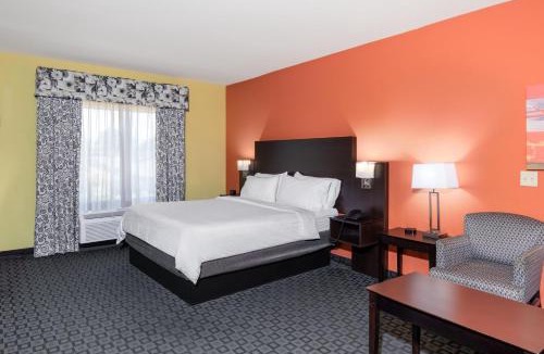 Garland Hotel | Holiday Inn Garland by IHG