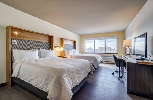 District Saint - Raymond - Vanier Hotel | Holiday Inn Gatineau - Ottawa by IHG