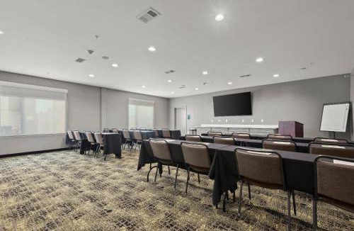 Gonzales Hotel | Holiday Inn Gonzales by IHG
