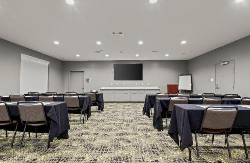 Gonzales Hotel | Holiday Inn Gonzales by IHG