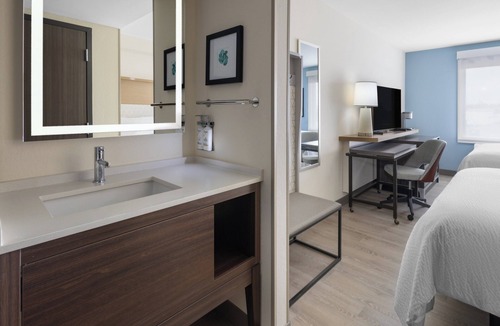 Henrico Hotel | Holiday Inn Hotel and Suites Richmond West End by IHG
