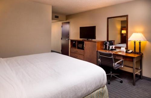 Central Oklahoma City Hotel | Holiday Inn Hotel & Suites Oklahoma City North by IHG