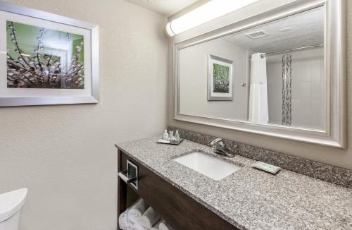 Central Oklahoma City Hotel | Holiday Inn Hotel & Suites Oklahoma City North by IHG