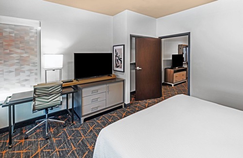 South Tulsa Hotel | Holiday Inn Hotel & Suites Tulsa South by IHG