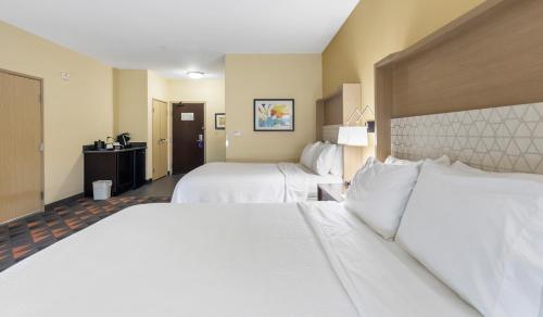 Bellmead Hotel | Holiday Inn Hotel & Suites Waco Northwest by IHG