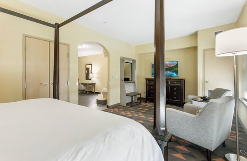 Bellmead Hotel | Holiday Inn Hotel & Suites Waco Northwest by IHG