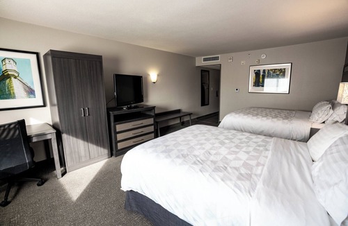 Kearney Hotel | Holiday Inn Kearney by IHG