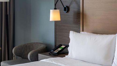 Kingston Hotel | Holiday Inn Kingston - Waterfront by IHG