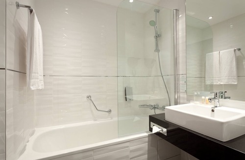 Englos Hotel | Holiday Inn Lille - Ouest Englos by IHG