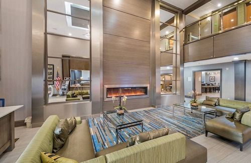 Longview Hotel | Holiday Inn Longview - North, an IHG Hotel