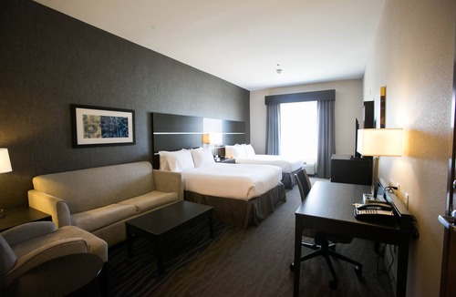 Longview Hotel | Holiday Inn Longview - North by IHG