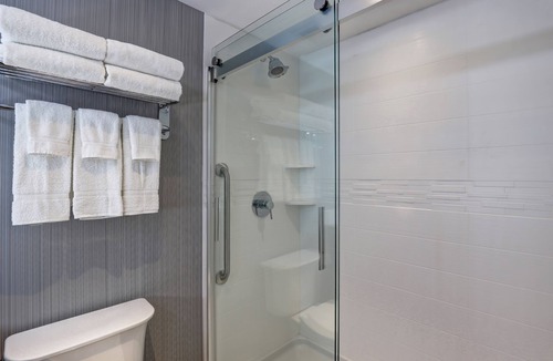 Gateway Hotel | Holiday Inn Mississauga Toronto West by IHG
