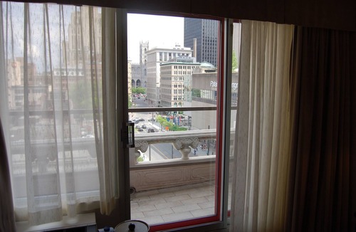 Chinatown Hotel | Holiday Inn Montréal Centre-Ville Downtown by IHG
