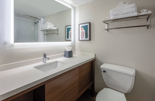 Morgantown Hotel | Holiday Inn Morgantown - Reading Area by IHG