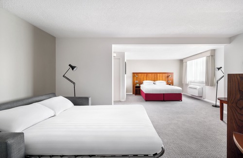 Great Houghton Hotel | Holiday Inn Northampton by IHG