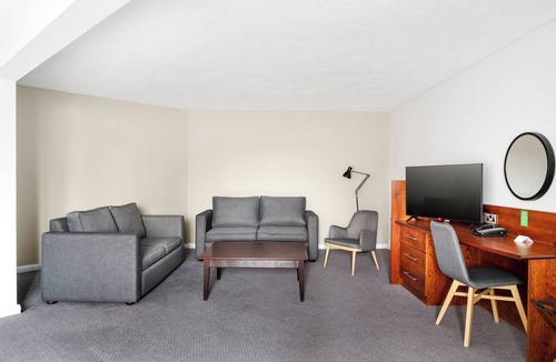 Great Houghton Hotel | Holiday Inn Northampton by IHG