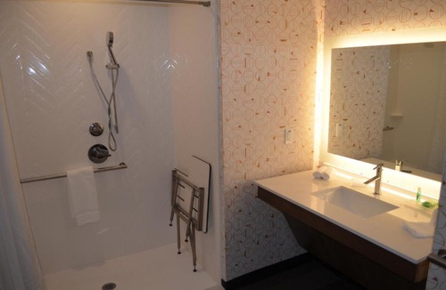 Houston Hotel | Holiday Inn - NW Houston Beltway 8 by IHG