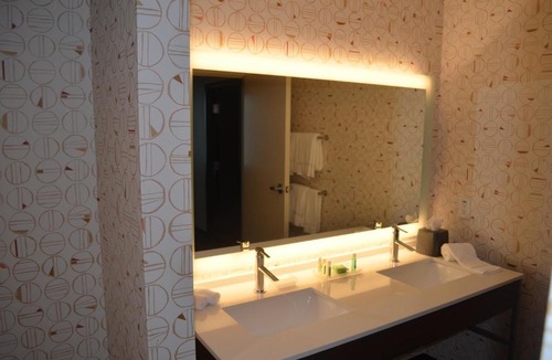 Houston Hotel | Holiday Inn - NW Houston Beltway 8 by IHG