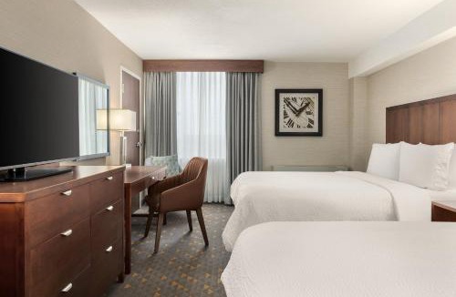 Oakville Hotel | Holiday Inn Oakville Centre by IHG