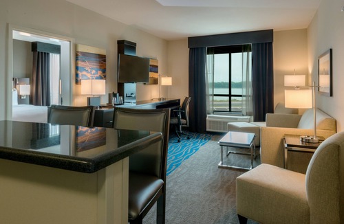 Paducah Hotel | Holiday Inn Paducah Riverfront by IHG