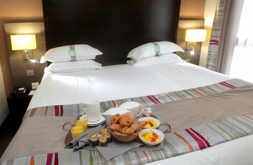 Quartier des Grandes-Carrieres Hotel | Holiday Inn Paris - Montmartre by IHG
