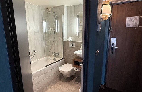 Quartier des Grandes-Carrieres Hotel | Holiday Inn Paris - Montmartre by IHG