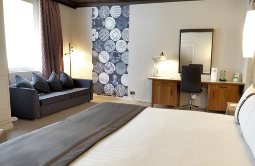 Peterborough Hotel | Holiday Inn Peterborough West by IHG