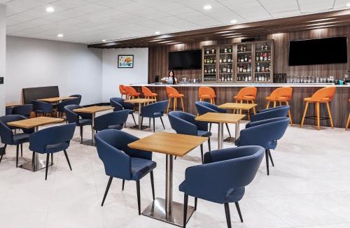 Port Arthur Hotel | Holiday Inn Port Arthur - Park Central by IHG