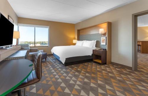 Rockford Hotel | Holiday Inn Rockford I-90&Rt 20 State St by IHG
