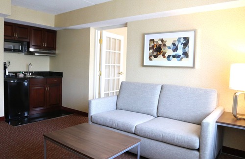 Salem Hotel | Holiday Inn Salem - I-93 at Exit 2 by IHG