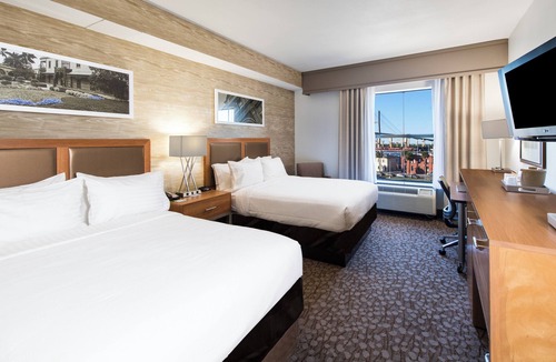 Yamacraw Village Hotel | Holiday Inn Savannah Historic District by IHG