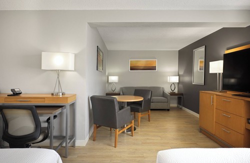 Sunset Hills Hotel | Holiday Inn St Louis SW - Route 66 by IHG