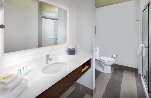Skyland Hotel | Holiday Inn & Suites Arden - Asheville Airport by IHG