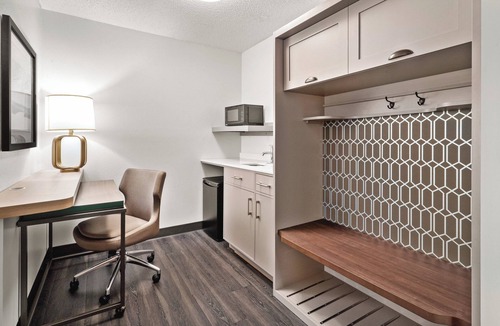 Bothell Hotel | Holiday Inn & Suites Bothell by IHG