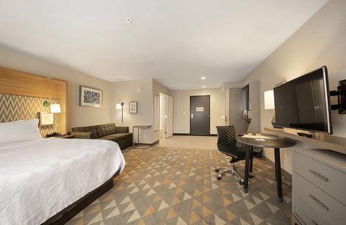Decatur Hotel | Holiday Inn & Suites Decatur-Forsyth by IHG