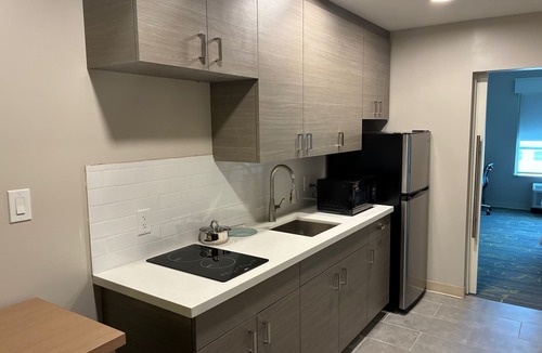 Barker Hotel | Holiday Inn & Suites Houston NW - Vintage Park Area by IHG