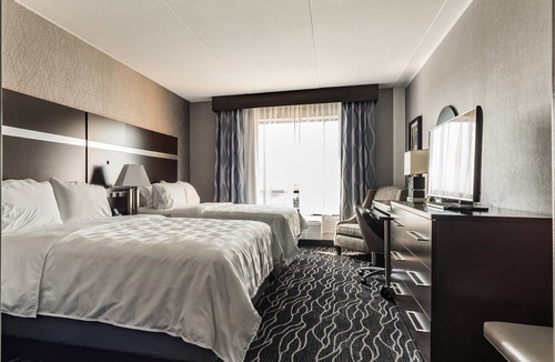 Joliet Hotel | Holiday Inn & Suites - Joliet Southwest by IHG