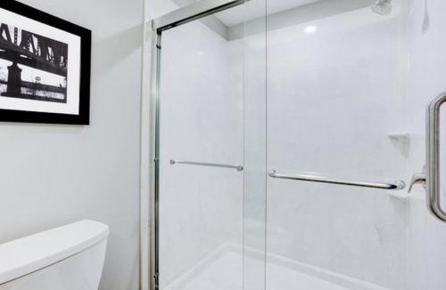 Lafayette Hotel | Holiday Inn & Suites Lafayette North by IHG